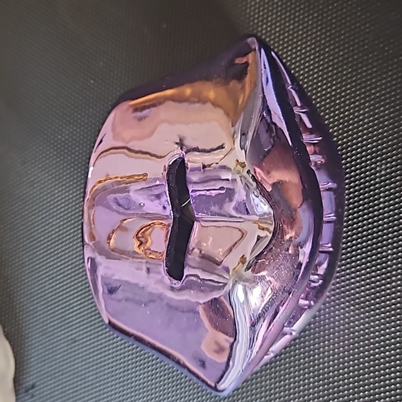 PURPLE METALLIC CERAMIC LIPS PIGGY BANK - Picture 2 of 4